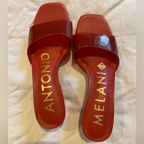 Deep red Antonio Melani open toed kitten heals - Picture 1 of 3